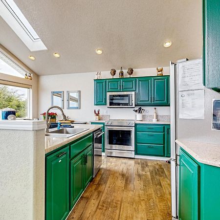 Pacific View Paradise Rockaway Beach Exterior photo